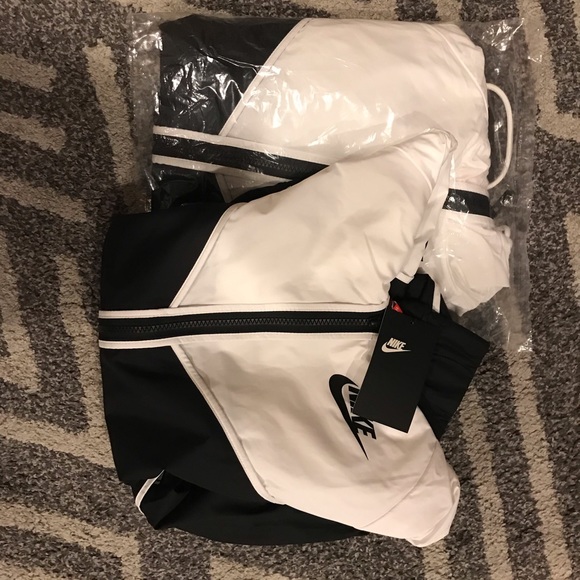 SALE NWT Nike Paneled Colorblock Hooded Jacket - Picture 4 of 4